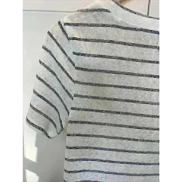 Bobeau Women’s top Size: Small Blue & White Stripes - Picture 7 of 9